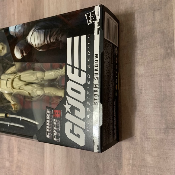G.I. Joe Classified Series Snake Eyes: G.I. Joe Origins Storm Shadow Figure - Picture 6 of 9